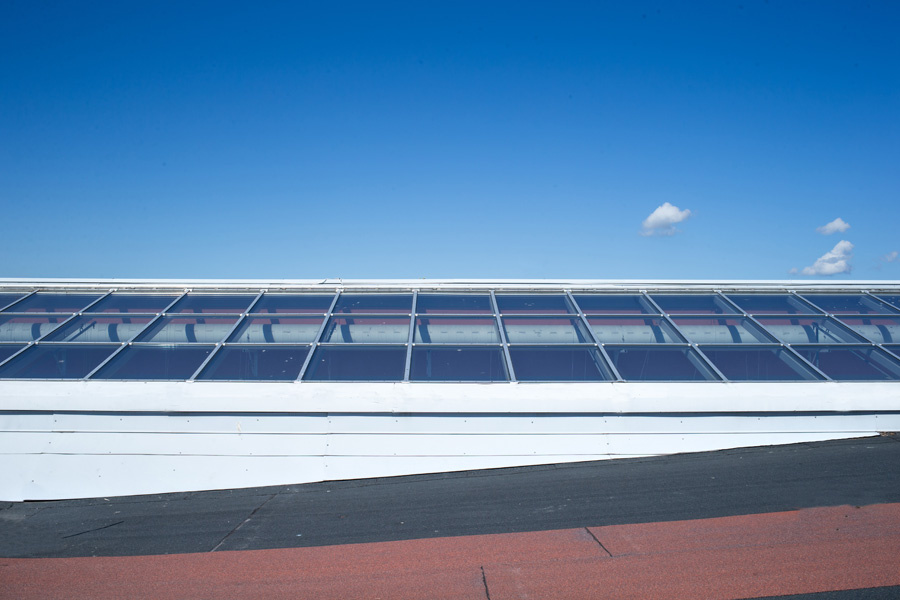 Launeen Citymarket: Vanhan vuotavan valokaton korjaus