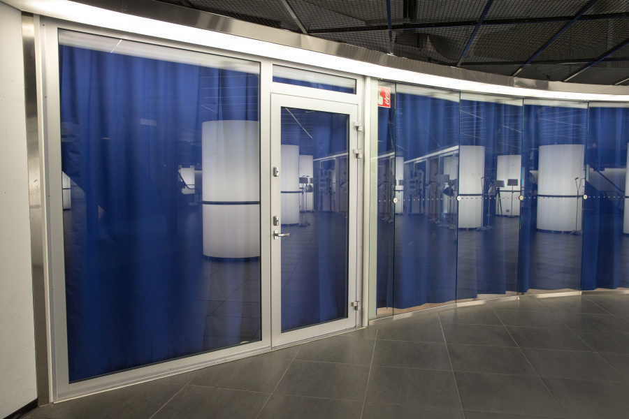 2020: Valo kauppakeskus, sislasisein ja -ovi